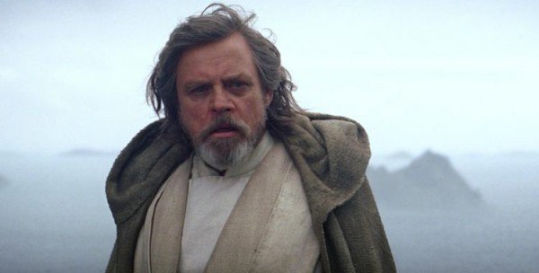 luke-skywalker-mark-hamill-star-wars-force-awaken-750x380-600x304